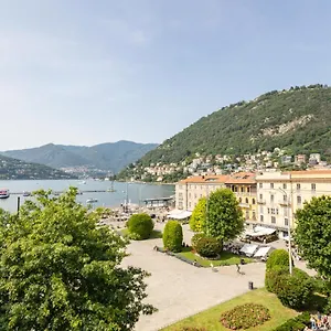 https://piazza-cavour-lake-view.it-lombardy.com